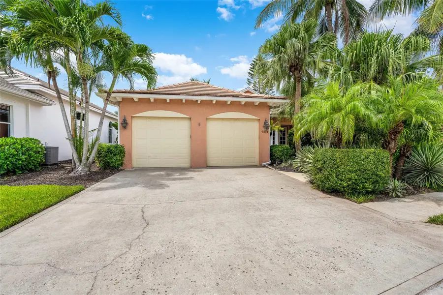 9017 Englewood Ct, Vero Beach, FL 32963 - Image #2
