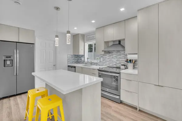 1121 N 66th Ter, Hollywood, FL 33024