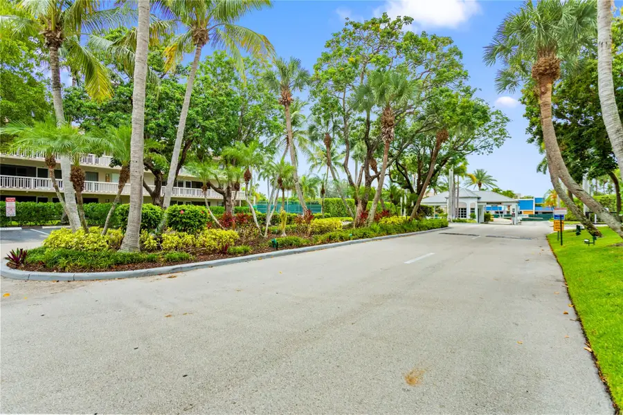 16 Royal Palm Way #302, Boca Raton, FL 33432 - Image #2