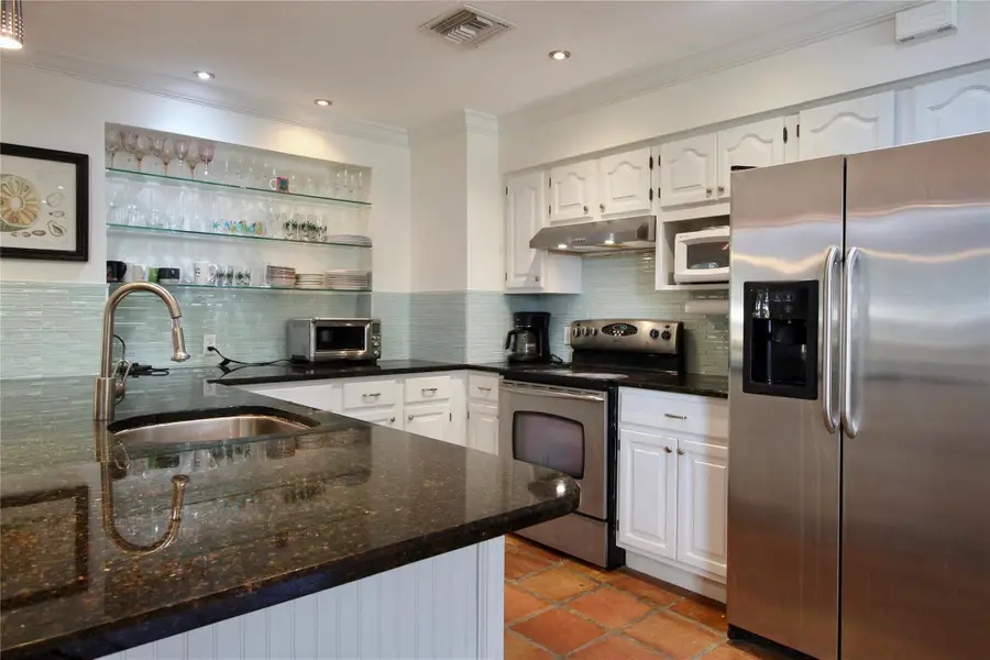 902 Holoma Dr, Vero Beach, FL 32963 - Image #3