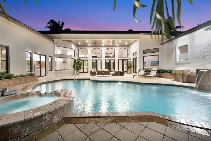 1518 E Lake Dr, Fort Lauderdale, FL 33316 - Image #2