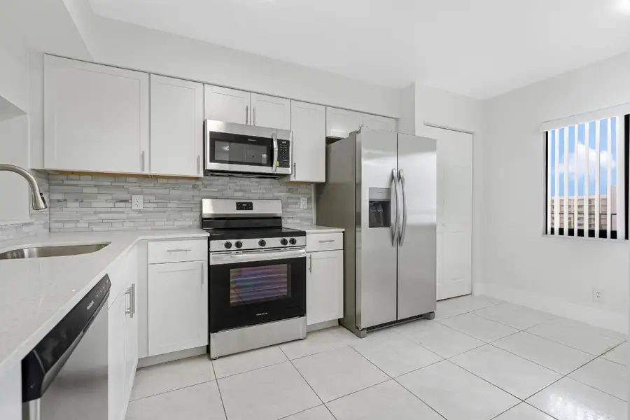 2200 S Cypress Bend Drive #805, Pompano Beach, FL 33069 - Image #2