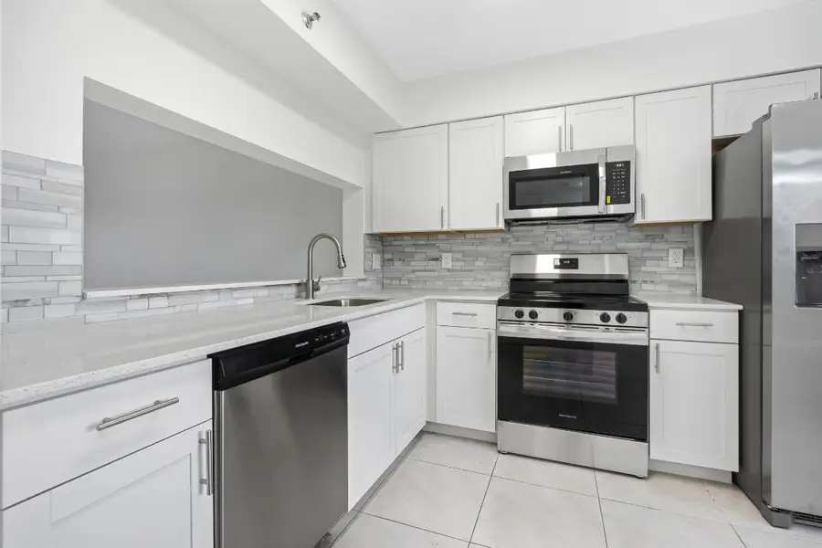 2200 S Cypress Bend Drive #805, Pompano Beach, FL 33069 - Image #3