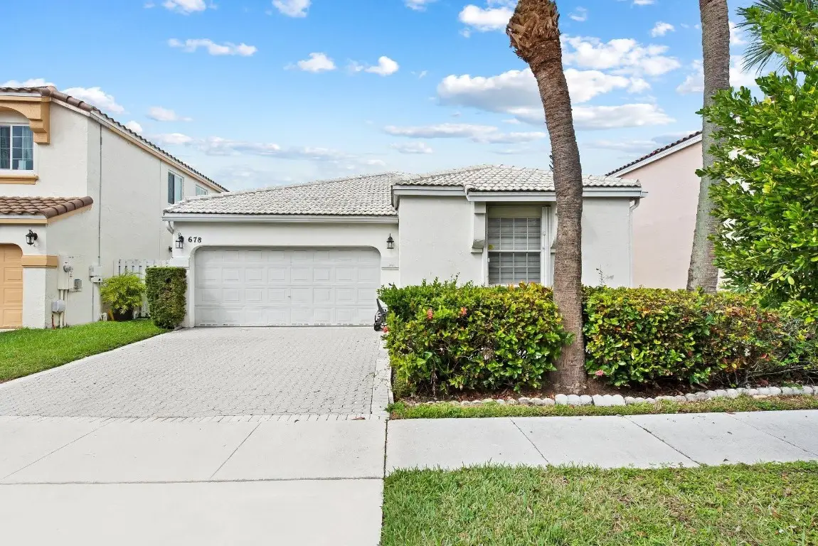 678 NW 155th Terrace, Pembroke Pines, FL 33028 - Image #1