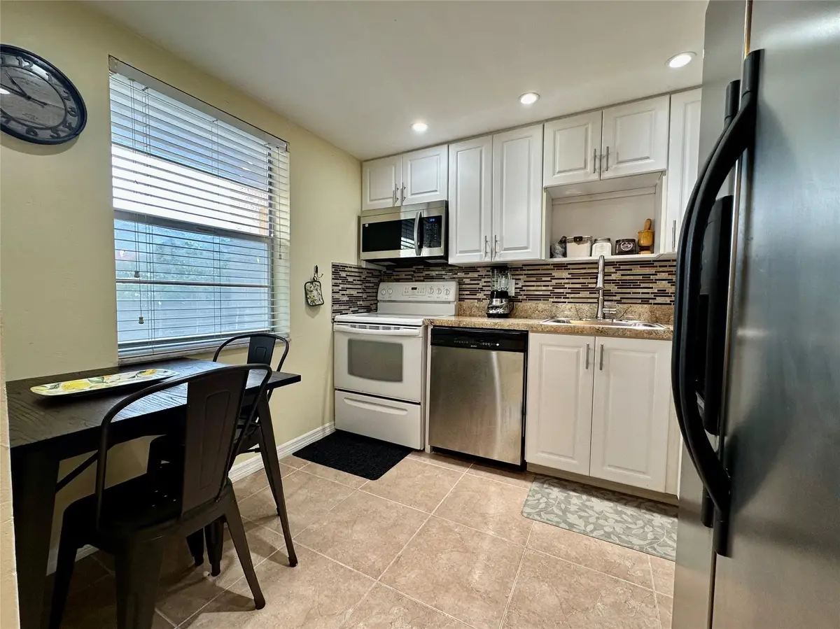 1015 Country Club Dr #307, Margate, FL 33063 - Image #1