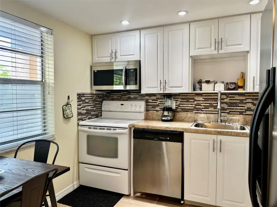 1015 Country Club Dr #307, Margate, FL 33063 - Image #2