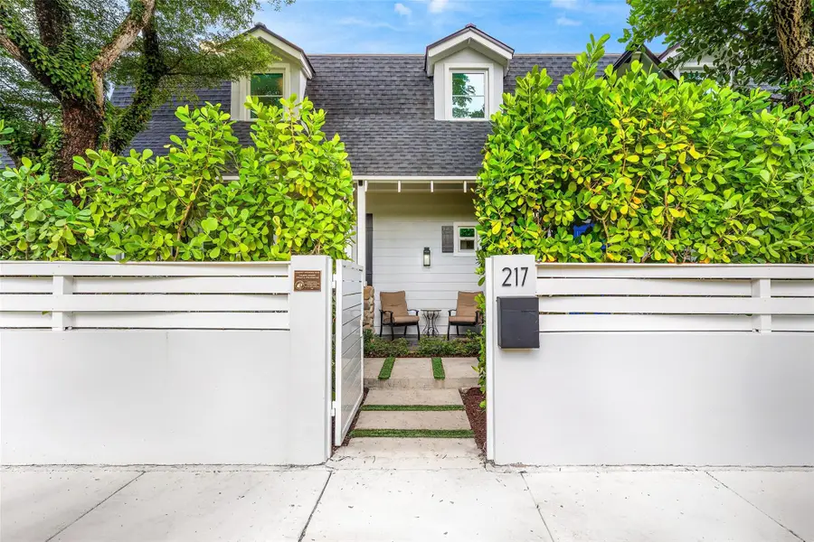 217 SE 16th Ave, Fort Lauderdale, FL 33301 - Image #3