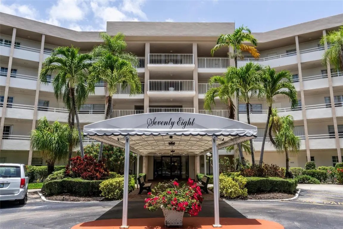 3960 Oaks Clubhouse Drive #312, Pompano Beach, FL 33069 - Image #1