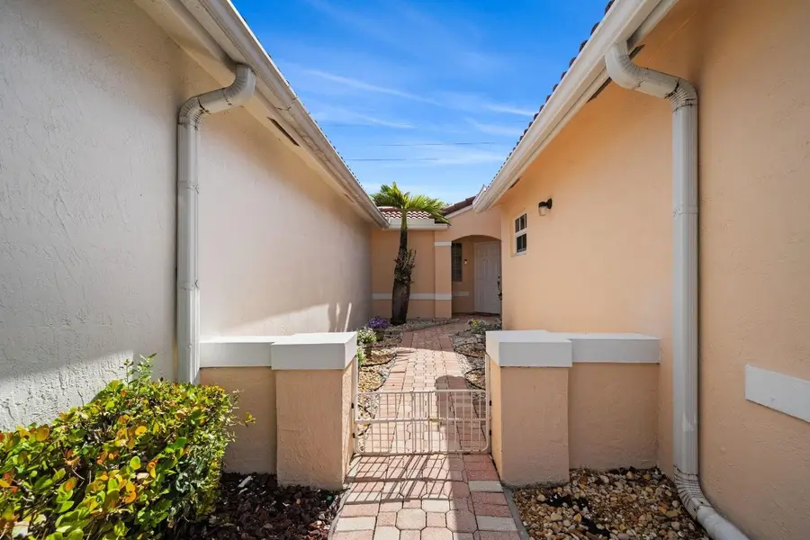 681 NW 172nd Terrace, Pembroke Pines, FL 33029 - Image #2