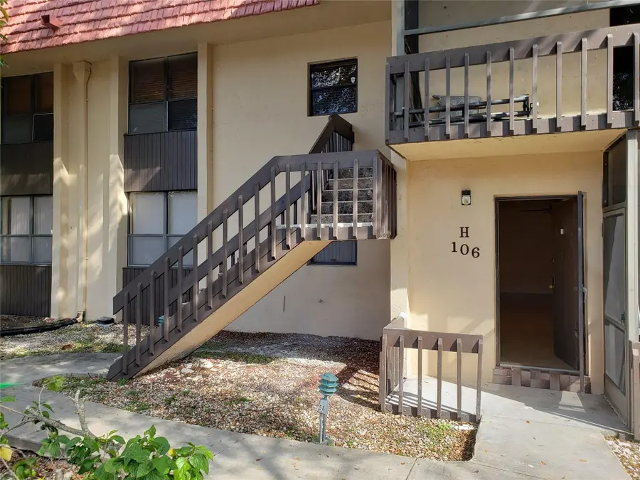 750 NE 199th St #H-106, Miami, FL 33179 - Image #2