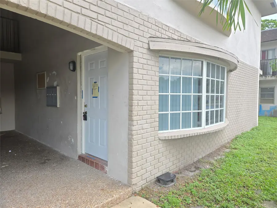 5208 NW 18th Ct #2K, Fort Lauderdale, FL 33313 - Image #3