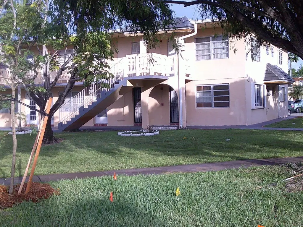 20311 NE 2nd Avenue #18, Miami, FL 33179 - Image #1