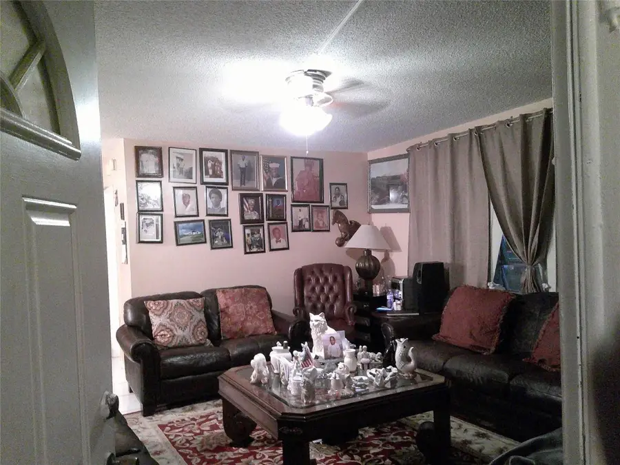 20311 NE 2nd Avenue #18, Miami, FL 33179 - Image #3