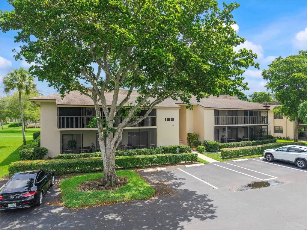 195 Deer Creek Boulevard #807, Deerfield Beach, FL 33442 - Image #1