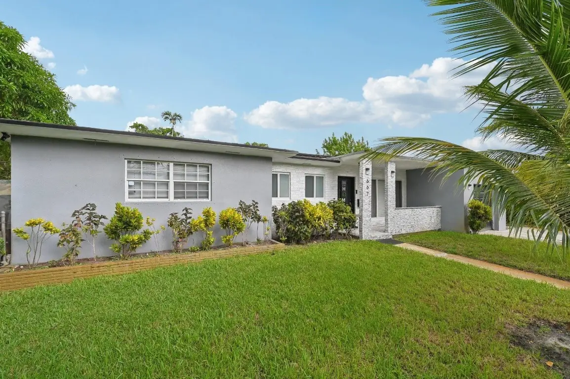 667 W Melrose Circle, Fort Lauderdale, FL 33312 - #1