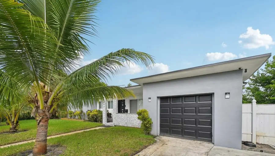 667 W Melrose Circle, Fort Lauderdale, FL 33312 - #2