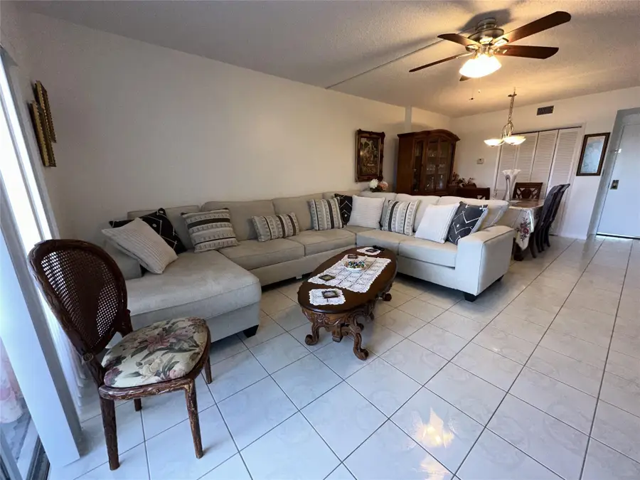 4330 Hillcrest Dr #904, Hollywood, FL 33021 - Image #2