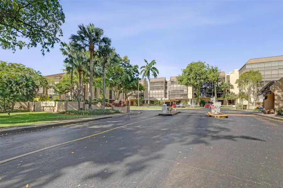 2800 N 46th Ave #A404, Hollywood, FL 33021 - Image #3