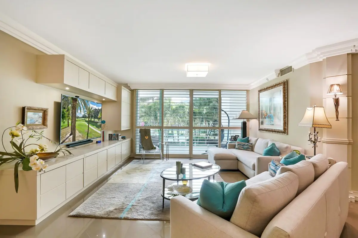 550 SE Mizner Blvd #B209, Boca Raton, FL 33432 - Image #1