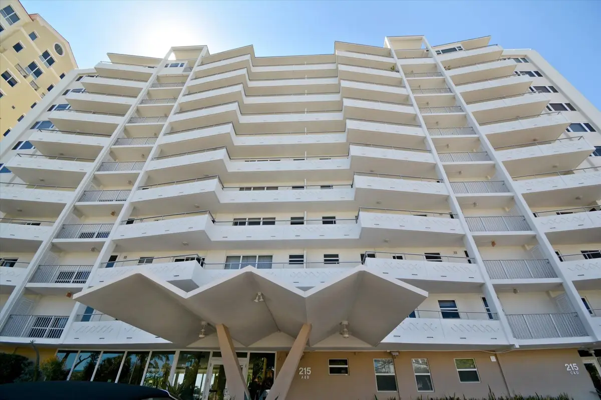 215 N Birch #8C, Fort Lauderdale, FL 33304 - Image #1