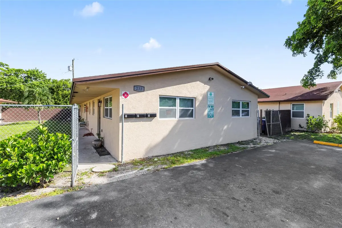 233 NW 12th Ct, Pompano Beach, FL 33060 - Image #1