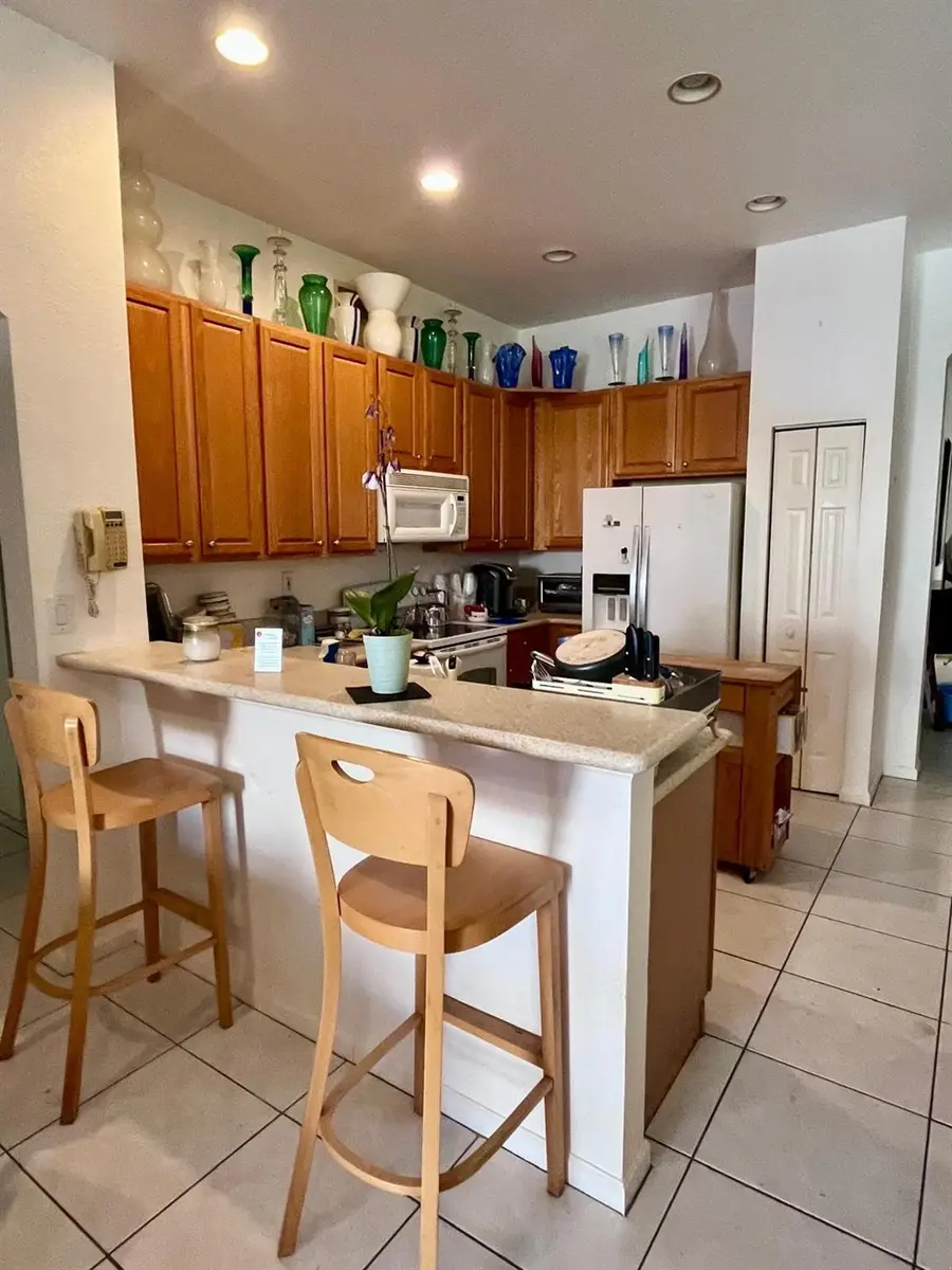 16775 NW 8th St, Pembroke Pines, FL 33028 - Image #3