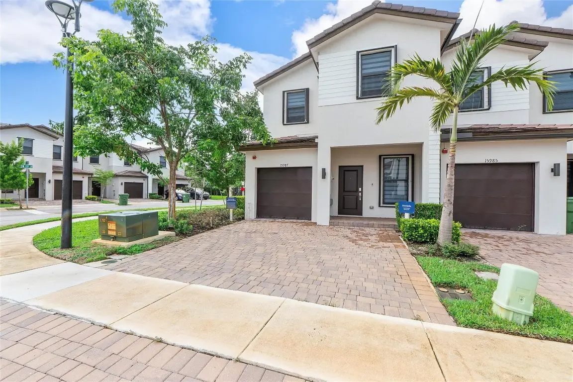 15987 SW 2nd Place, Pembroke Pines, FL 33027 - Image #1