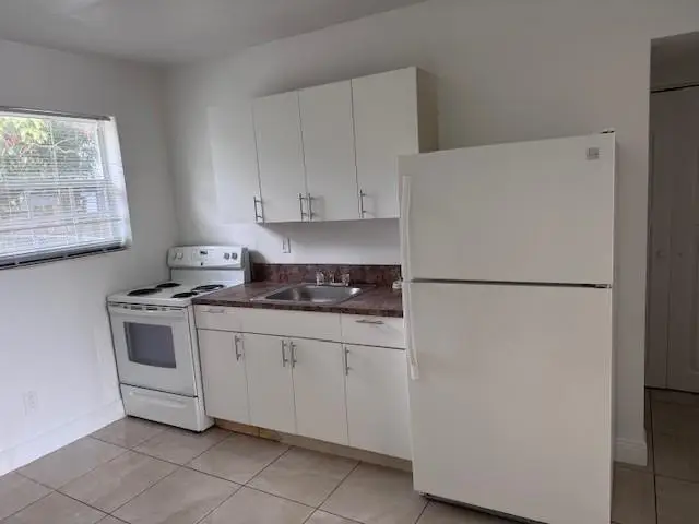 5902 SW 26th Ter, West Park, FL 33023 - Image #2