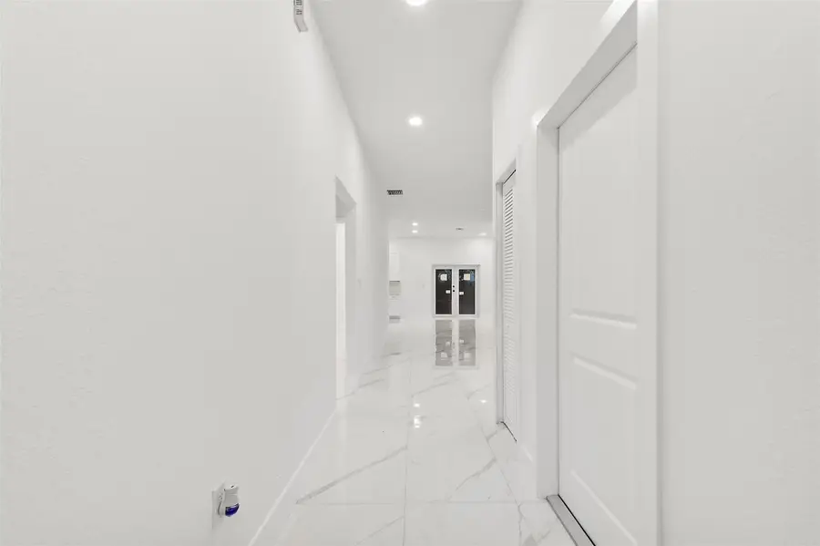 2407 NW 8th St, Fort Lauderdale, FL 33311 - Image #3