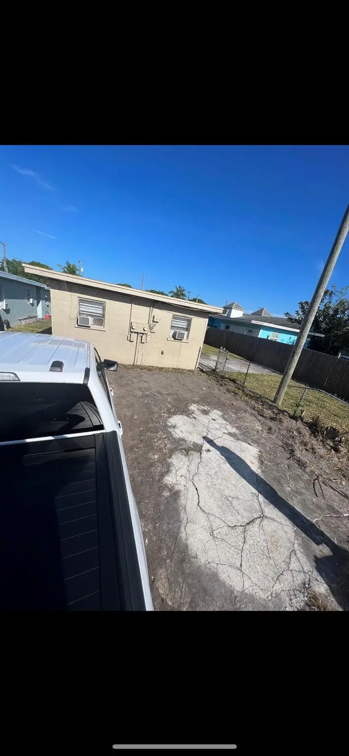 810 N 17th St, Fort Pierce, FL 34950 - Image #2