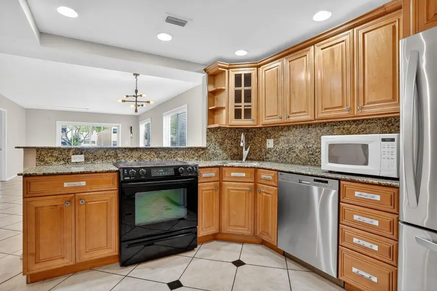 3050 NE 16th Avenue #107, Oakland Park, FL 33334 - Image #2