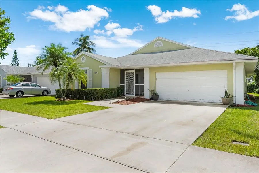 2690 SE 7th Pl, Homestead, FL 33033 - Image #2