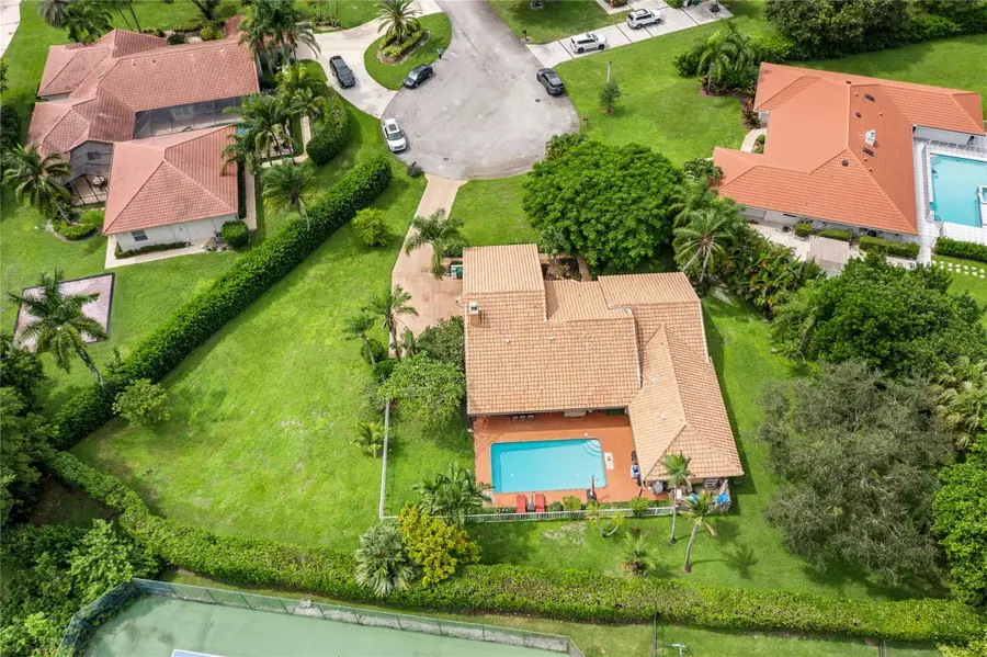 7604 Lexington Ln, Parkland, FL 33067 - Image #2