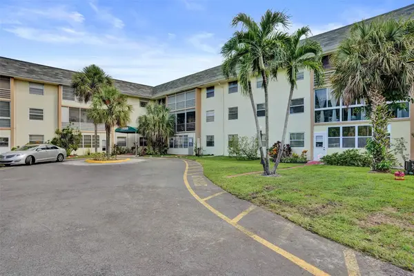 4980 E Sabal Palm Boulevard #124, Tamarac, FL 33319