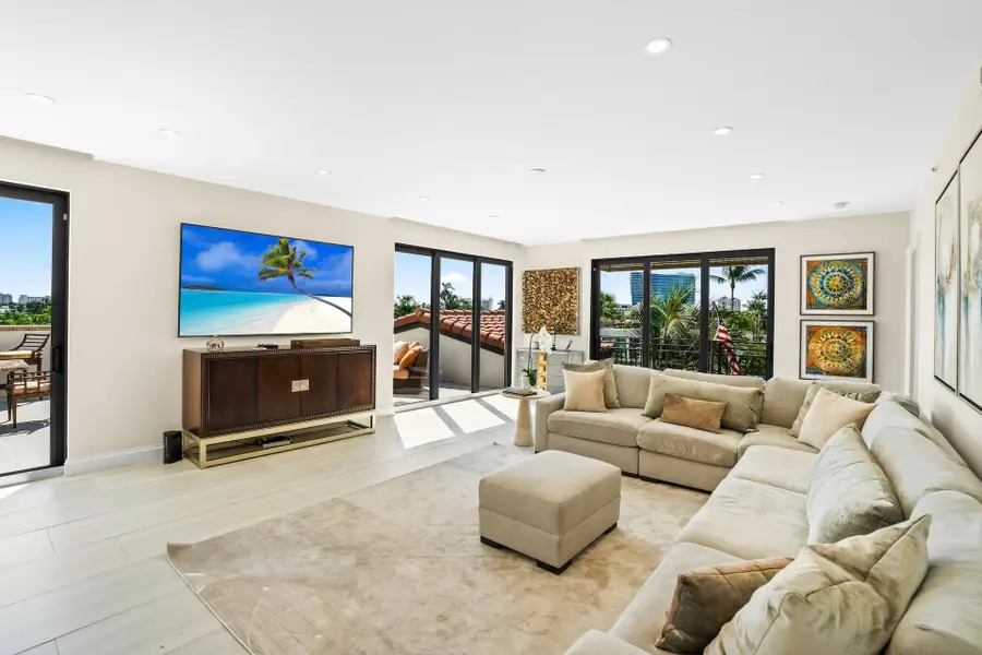 1532 SE 12th St #PH-1, Fort Lauderdale, FL 33316 - Image #2