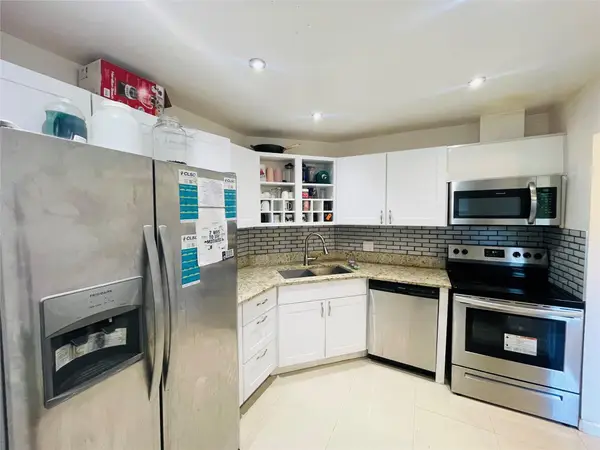 6300 S Falls Circle Dr #412, Lauderhill, FL 33319