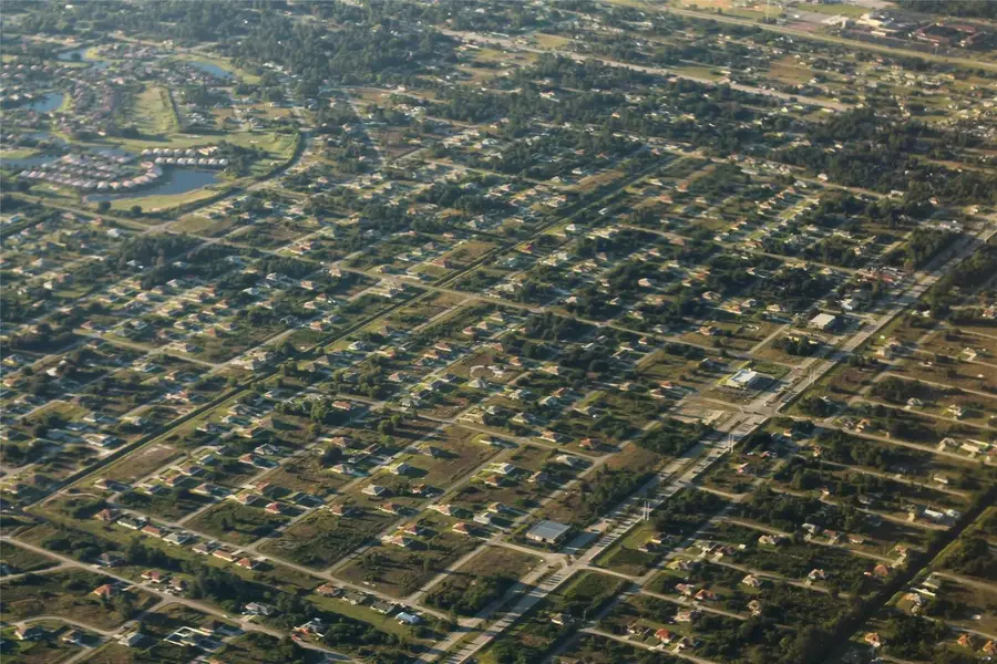 2914 SW 29 Street, Lehigh Acres, FL 33976 - Image #2