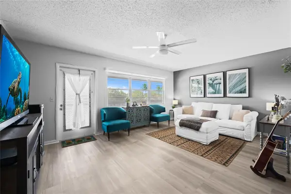 318 Oakridge R #318, Deerfield Beach, FL 33442