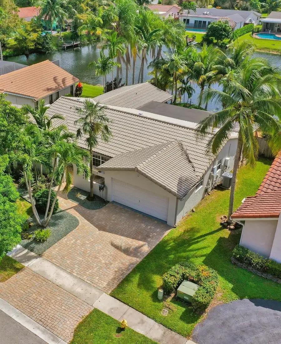 10402 NW 5th Mnr, Plantation, FL 33324 - Image #2