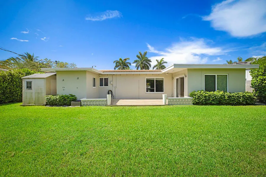 2445 SE 7th St, Pompano Beach, FL 33062 - Image #2
