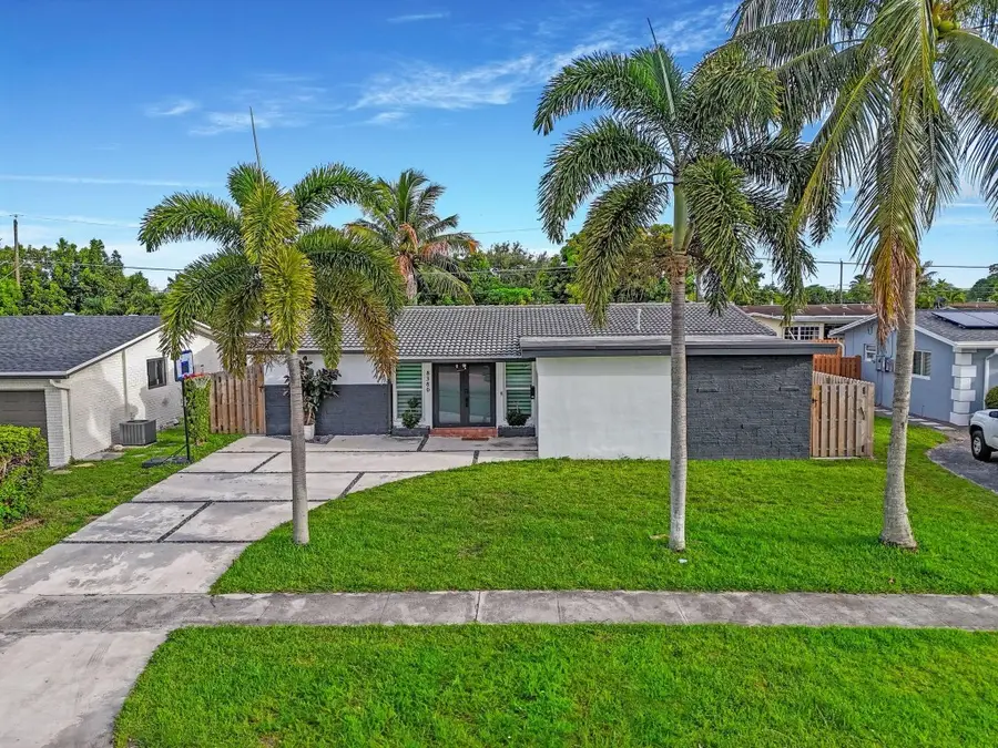 8380 NW 26th Place, Sunrise, FL 33322 - Image #2