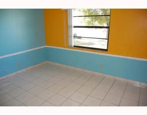 901 SW 78th Ave, North Lauderdale, FL 33068 - Image #3