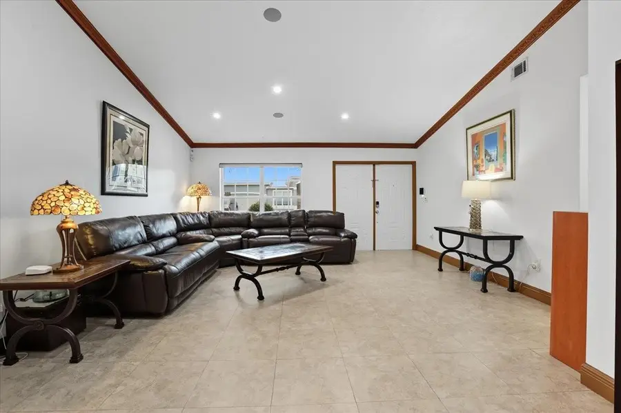 8994 NW 187th St, Hialeah, FL 33018 - Image #3