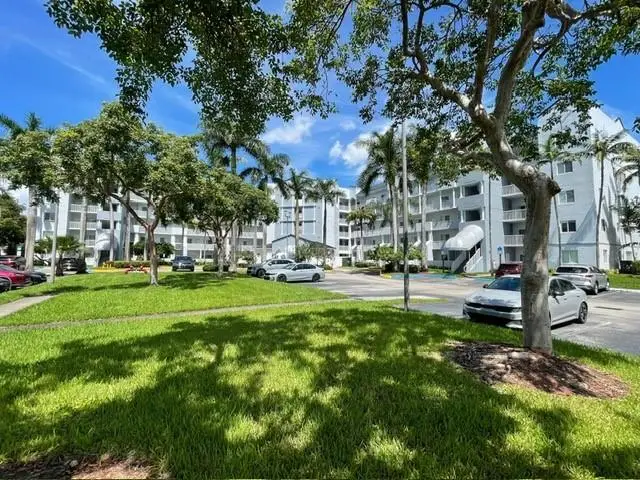 10700 NW 66 St #302, Doral, FL 33178 - Image #1