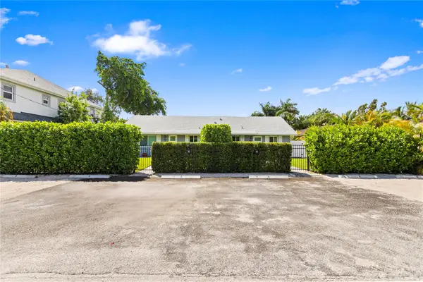 1402 NE 34th St, Oakland Park, FL 33334