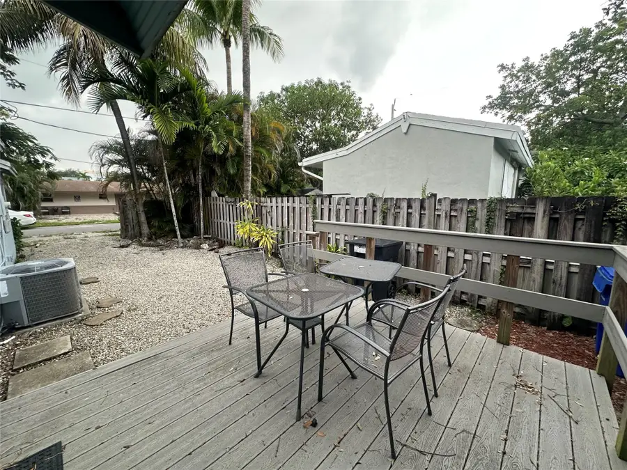 232 Seminole Ave, Fort Lauderdale, FL 33312 - Image #3