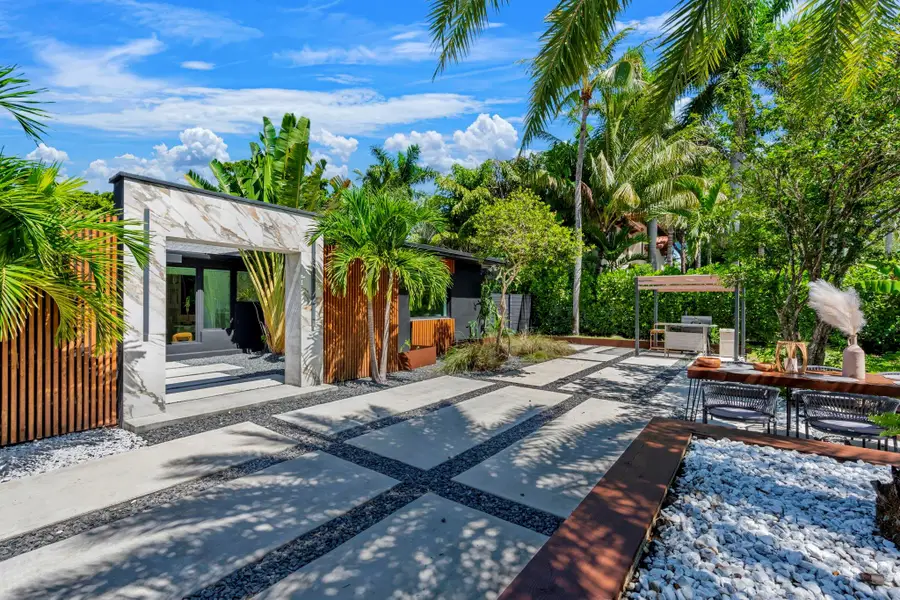 2711 NE 19th St, Fort Lauderdale, FL 33305 - Image #2