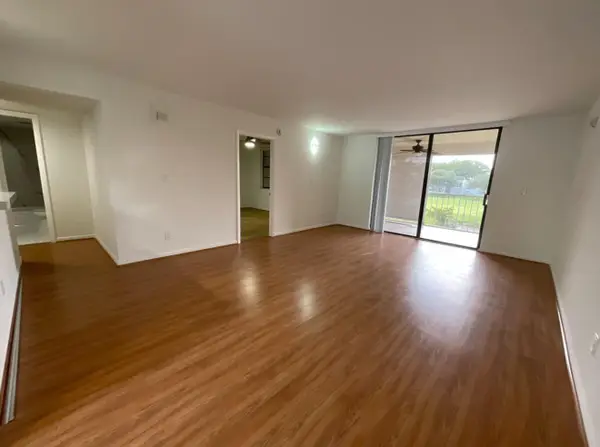 7396 NW 18th St #203, Margate, FL 33063