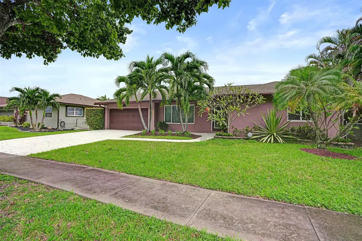 11907 SW 55 St, Cooper City, FL 33330 - Image #1