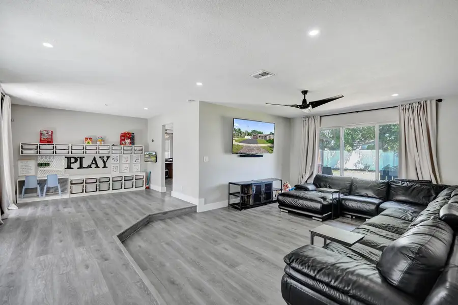 6411 SW 6th St, Margate, FL 33068 - Image #3